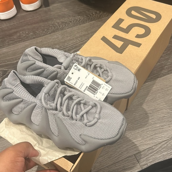 Yeezy 450 BRAND NEW, NEVER WORN, AUTHENTIC! - Picture 3 of 6
